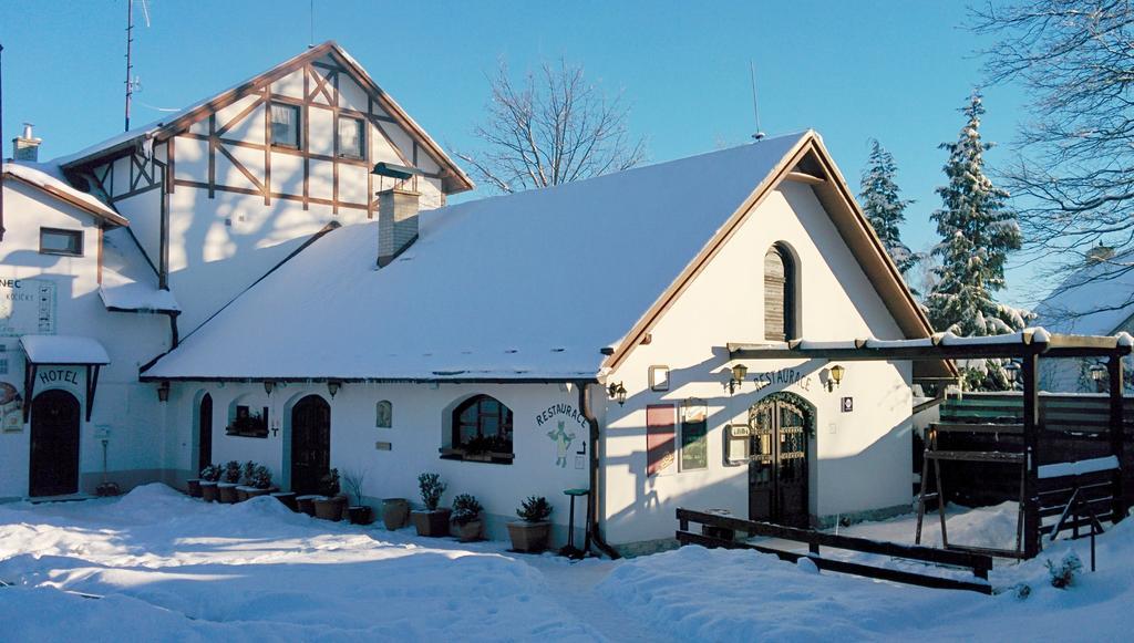 Hostinec U Pejska A Kocicky Маріанські Лазні Екстер'єр фото